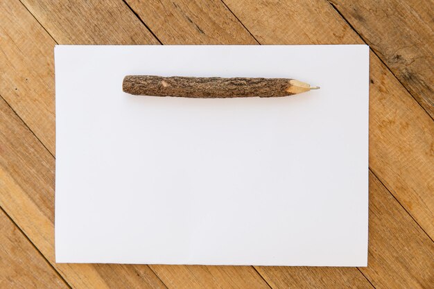 Crafting Catchy Summaries Without the Original Text